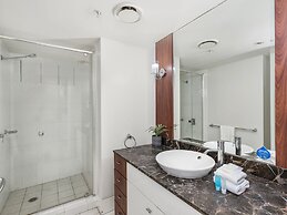 Chevron Renaissance - HR Surfers Paradise