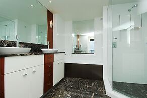 Chevron Renaissance - HR Surfers Paradise