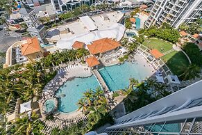 Chevron Renaissance - HR Surfers Paradise
