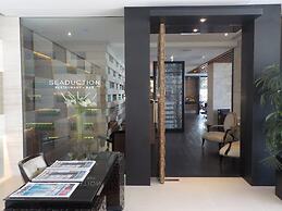 Soul on the Esplanade - HR Surfers Paradise