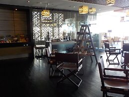 Soul on the Esplanade - HR Surfers Paradise