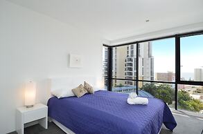 Circle on Cavill - HR Surfers Paradise
