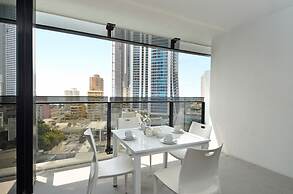 Circle on Cavill - HR Surfers Paradise