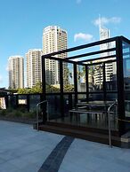 Circle on Cavill - HR Surfers Paradise