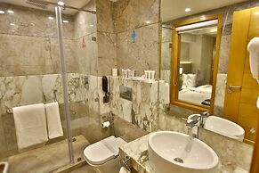 Regenta Central The Crystal