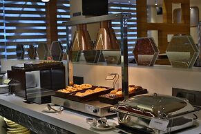 Regenta Central The Crystal