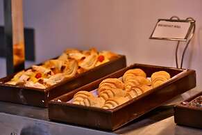 Regenta Central The Crystal