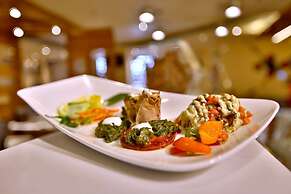 Regenta Central The Crystal