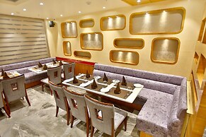 Regenta Central The Crystal