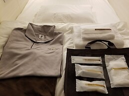 Glansit Akihabara Comfort Capsule Hotel