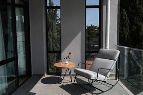L.M Club Hotel