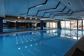 L.M Club Hotel