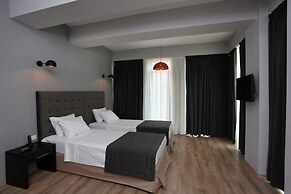 L.M Club Hotel