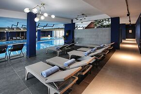 L.M Club Hotel
