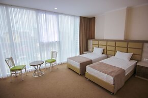Hotel Green Glass