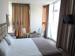 Hotel Green Glass