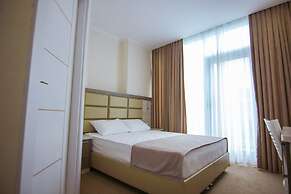 Hotel Green Glass