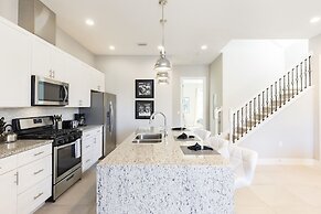 Summerville Vacation Homes by Columbia Management