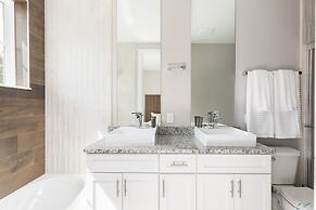 Summerville Vacation Homes by Columbia Management