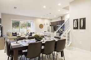 Summerville Vacation Homes by Columbia Management