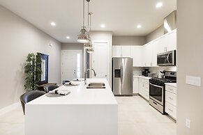 Summerville Vacation Homes by Columbia Management