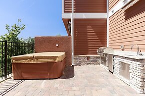 Summerville Vacation Homes by Columbia Management