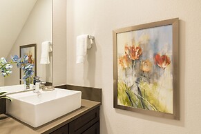 Summerville Vacation Homes by Columbia Management