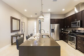 Summerville Vacation Homes by Columbia Management