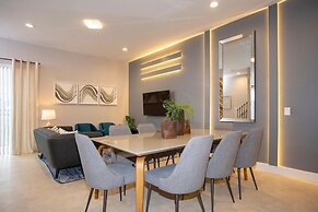 Summerville Vacation Homes by Columbia Management