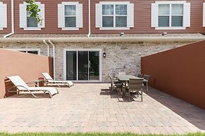 Summerville Vacation Homes by Columbia Management