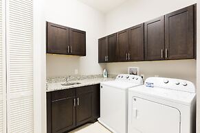 Summerville Vacation Homes by Columbia Management