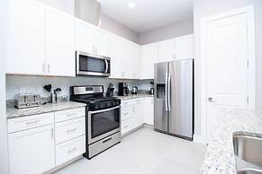 Summerville Vacation Homes by Columbia Management