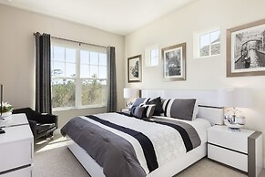 Summerville Vacation Homes by Columbia Management