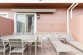 Summerville Vacation Homes by Columbia Management