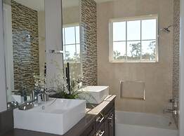 Summerville Vacation Homes by Columbia Management