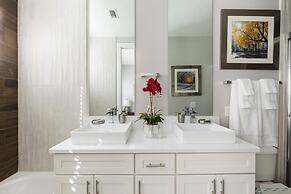 Summerville Vacation Homes by Columbia Management