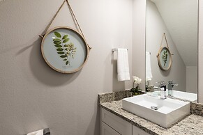 Summerville Vacation Homes by Columbia Management