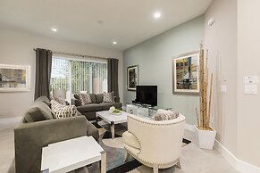 Summerville Vacation Homes by Columbia Management