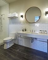 Kinn Guesthouse Bay View