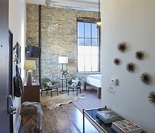 Kinn Guesthouse Bay View