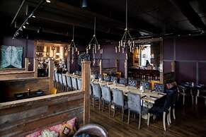 Kinn Guesthouse Bay View