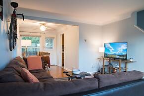 Two Bedroom West Stadium Bungalow - Unit 522