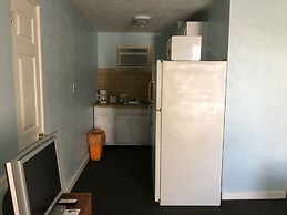 Harbor Mist Family Motel