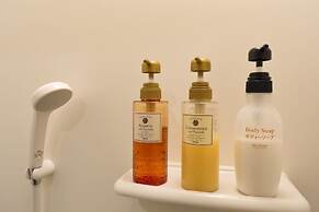 Guest House Kobe Nadeshikoya - Hostel