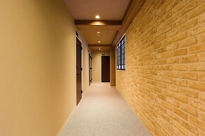 Guest House Kobe Nadeshikoya - Hostel