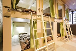 Guest House Kobe Nadeshikoya - Hostel