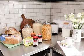 Coogee Beach House - Hostel