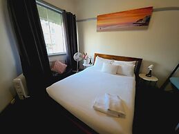 Coogee Beach House - Hostel
