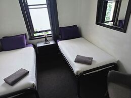 Coogee Beach House - Hostel