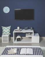 The Homee Cozy Modern Studio Apartment